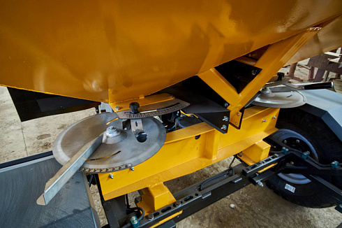 Разбрасыватель минеральных удобрений прицепной РМДП-3000 