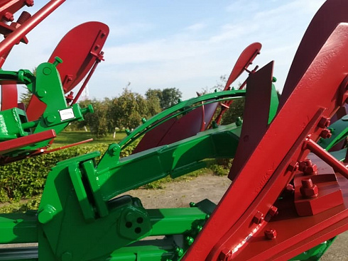 Плуг полунавесной оборотный ППО-(4+1)-40КЗ