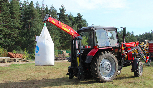 Погрузчик задний навесной Т-466